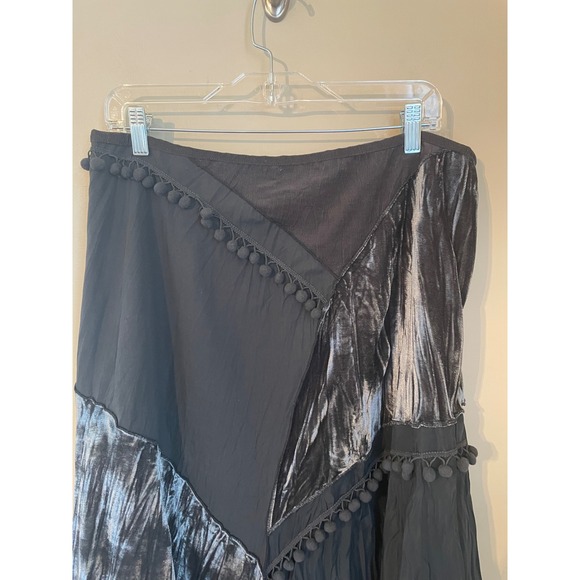 Linea Domani Size 8 Asymmetric Gray Velvet Mixed Media Skirt Boho Whimsigoth - Picture 4 of 7
